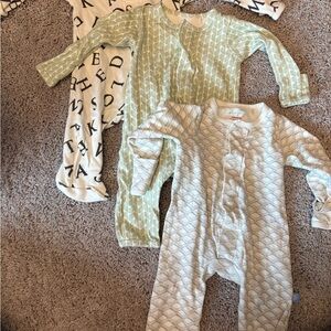 Magnetic Me Green and Cream Bodysuits